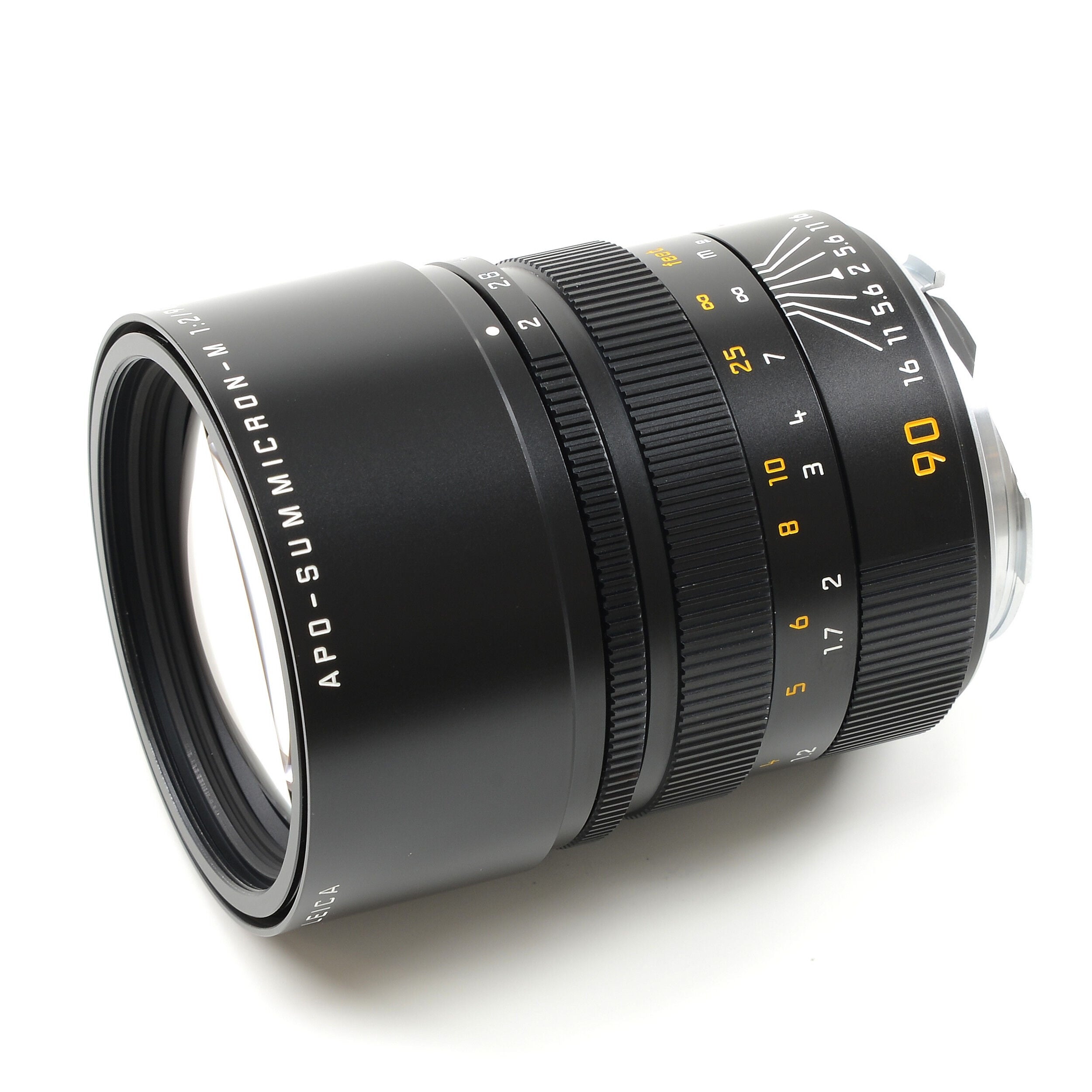 Leica 90mm f2 APO-Summicron-M ASPH "MFD. IN CANADA"