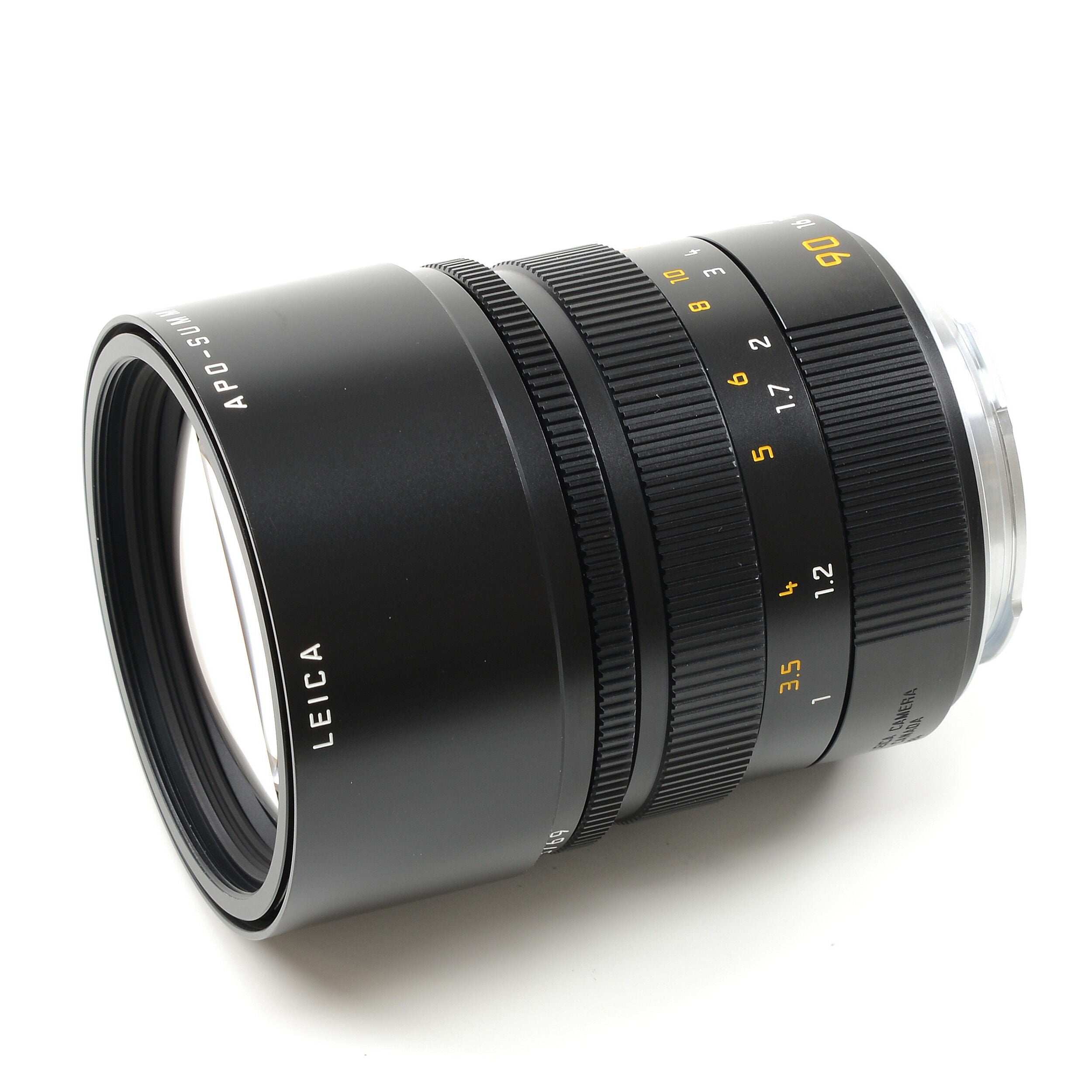 Leica 90mm f2 APO-Summicron-M ASPH "MFD. IN CANADA"