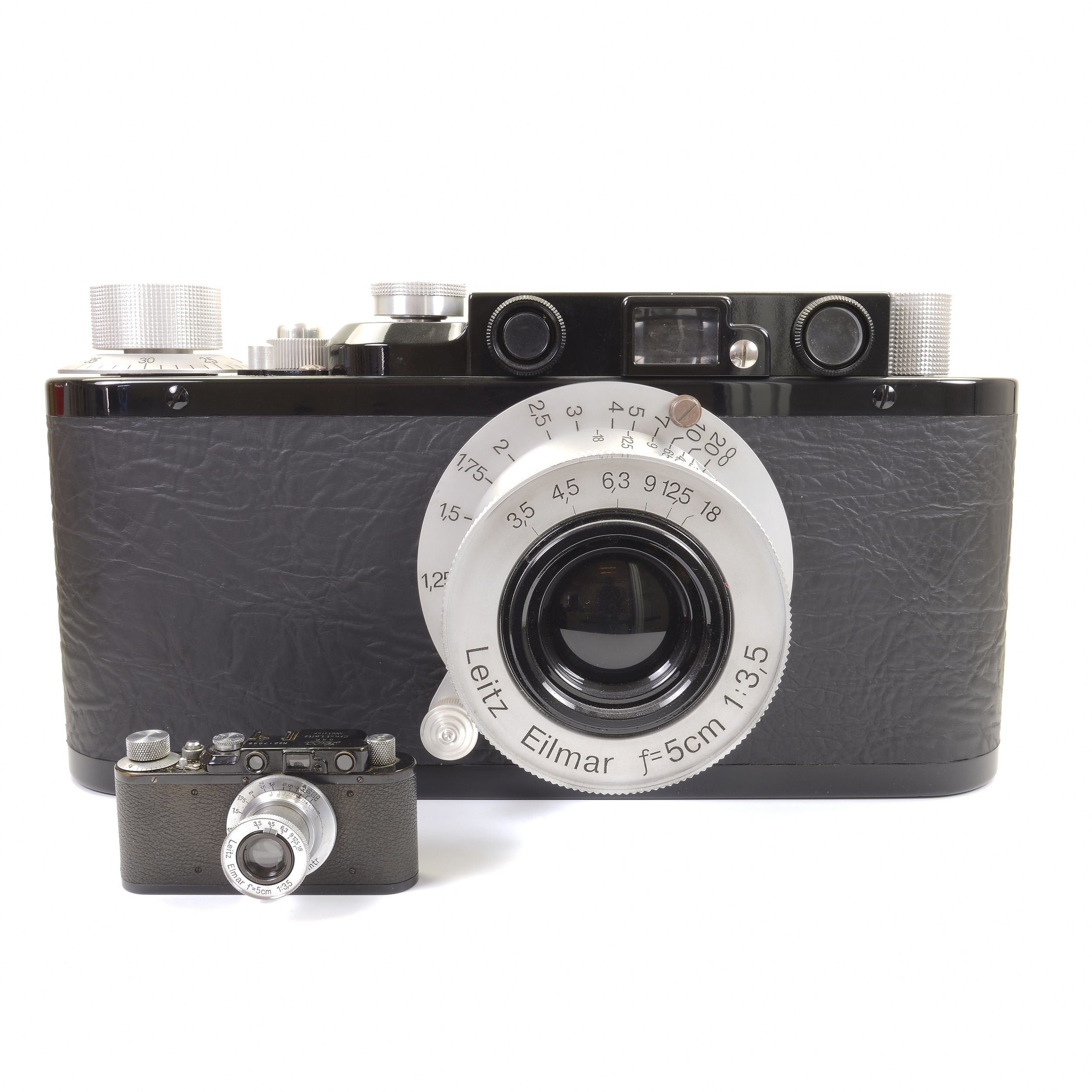 Oversized Leica II Display Camera