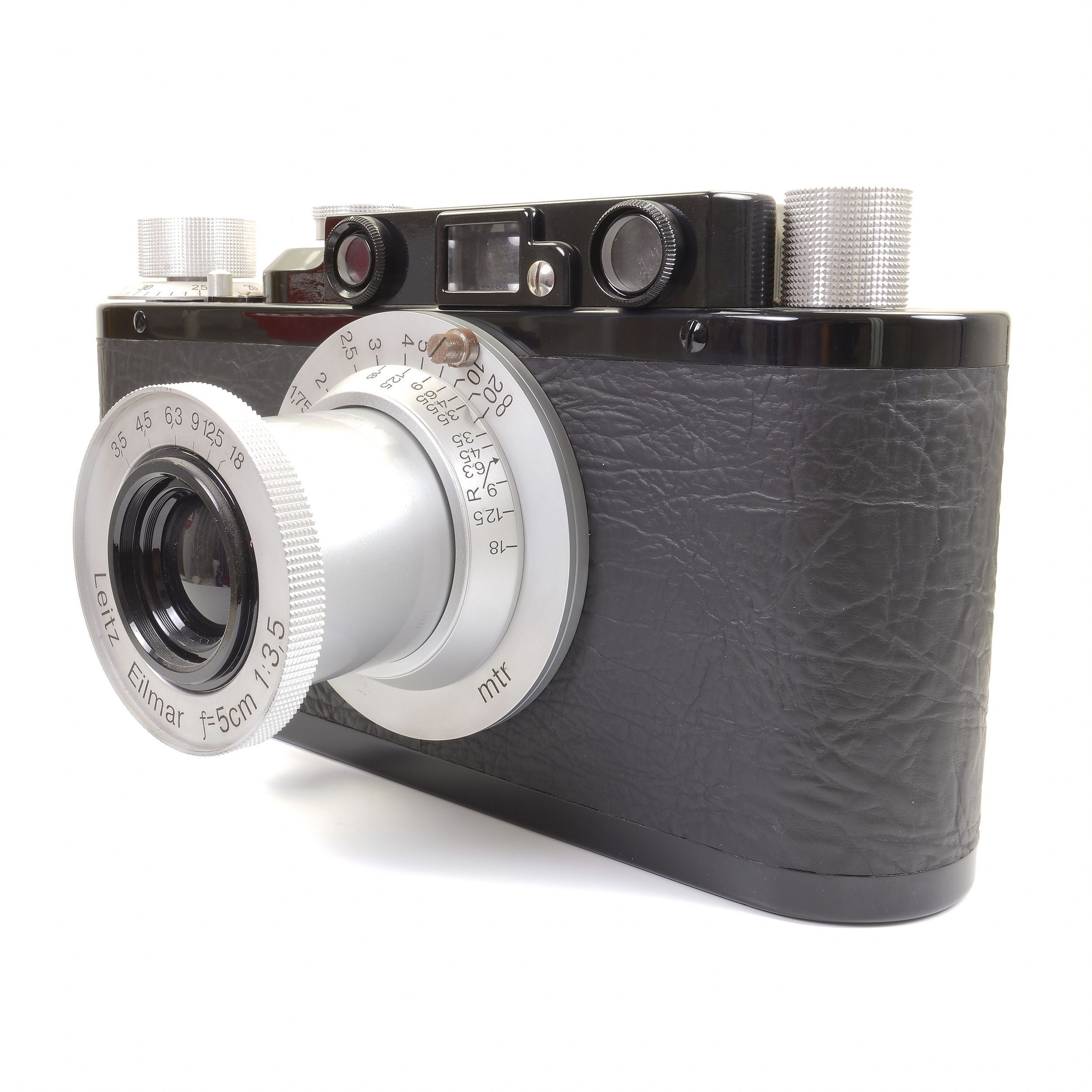 Oversized Leica II Display Camera